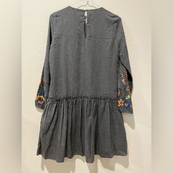 Zara Embroidered Mini Dress with ruffles and beads - Picture 4 of 13